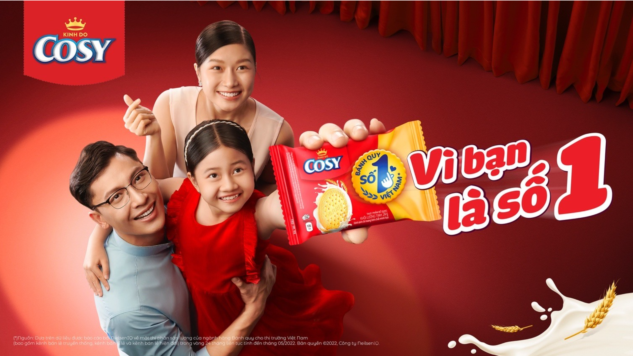 Key Visual bánh quy Cosy cùng gia đình